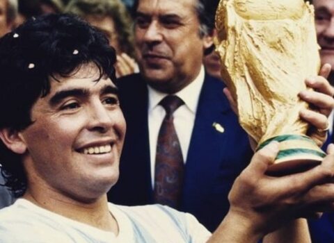 Maradonanın “Qızıl top”u hərraca çıxarılacaq