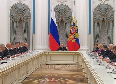 Putin: “Gerasimov vəzifəsini davam etdirəcək”