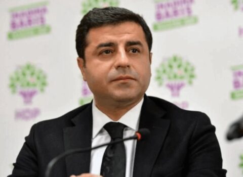 Səlahəddin Dəmirtaşa hökm oxundu