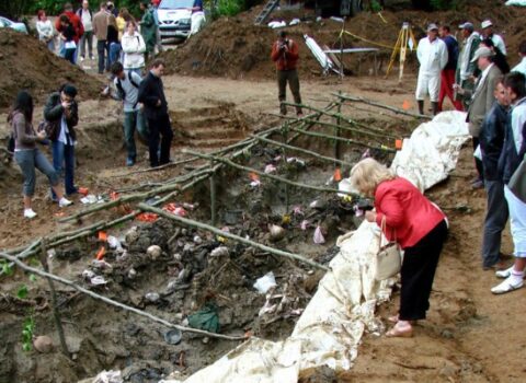 Srebrenitsa soyqırım kimi tanındı – VİDEO