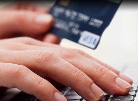 Visa və Mastercard kartları dövriyyədən çıxır – Çin vətəndaşlarının sifarişləri artır