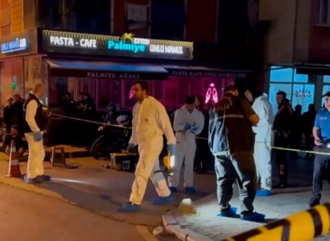 İstanbulda kafeyə basqın oldu: ölənlər var