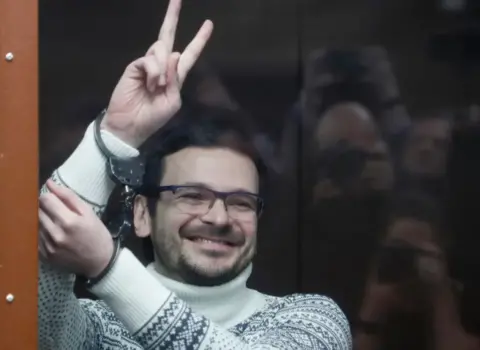 Rusiya müxalifətinin həbsdə olan fəalına cəza kəsildi