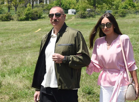 Prezidentlə xanımı “Xarıbülbül” Festivalının açılışında – YENİLƏNİB+2