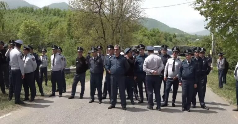 Tavuş sakinlərinin bağladığı yol açıldı Tavuş sakinlərinin bağladığı yol açıldı