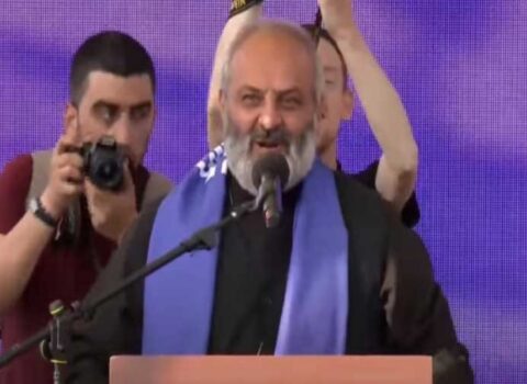 İrəvanda hökumət əleyhinə aksiya keçirilir