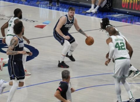 NBA: “Dallas Maveriks” final seriyasını uzatdı