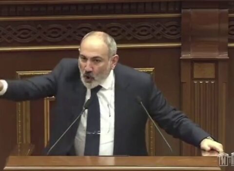 Ermənistan parlamentində GƏRGİNLİK: Paşinyan əsəbiləşdi – VİDEO