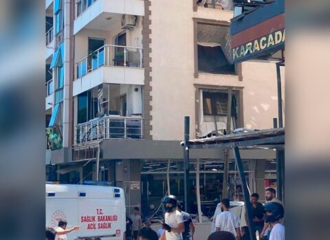 Mağazada partlayış oldu, ölənlər var