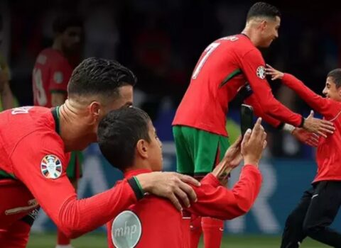 Ronaldo ilə şəkil çəkdirən uşağın atası DANIŞDI: “Dedi, tualetə gedirəm”