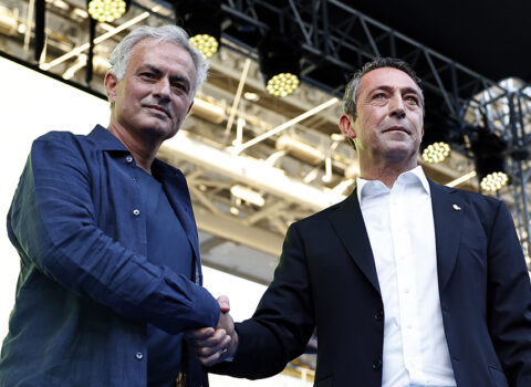 Mourinyo “Yunayted”in ulduzunu “Fənərbaxça”ya istəyir