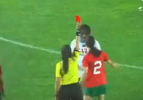 “Qalatasaray”ın futbolçusundan nokaut və üzrxahlıq – VİDEO