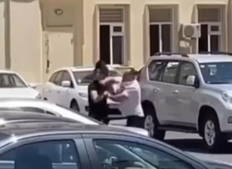Məktəbdə mühafizəçi şagirdi döydü, işdən çıxarıldı – VİDEO