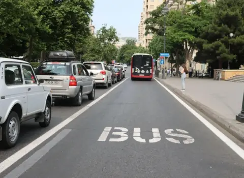 Bakıda yeni avtobus zolaqları çəkilir