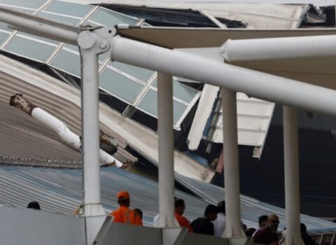 Tanınmış aktyor aeroportda saxlanıldı – FOTO