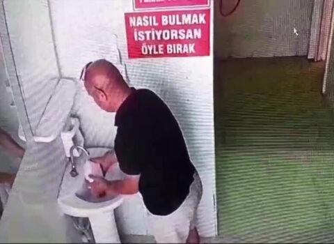 Son model avtomobillə gəldi, məsciddən sabun oğurladı – VİDEO