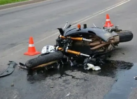 Bakıda motosikletçinin iştirakı ilə qəza: Xəsarət alan var
