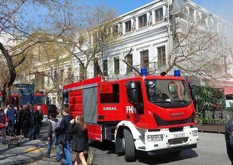 Bakıda kafe yandı