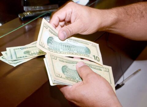Türkiyədən saxta dollar gətirdi, 7 il cəza aldı