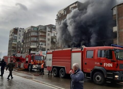 Xaçmazda 5 ailənin yaşadığı evdə YANĞIN