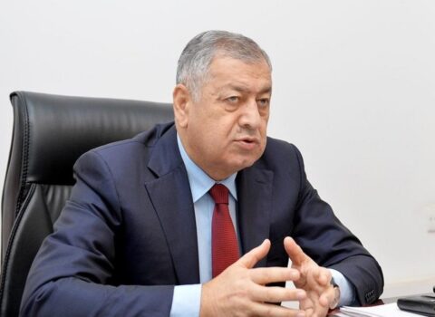 Vahid Əhmədov deputatlığa namizədliyini geri götürdü