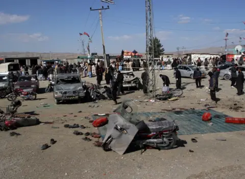 Pakistanda terror oldu: Ölən və yaralanan hərbçilər var