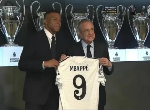 Mbappe “Real”la müqavilə imzaladı – CANLI YAYIM