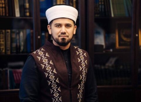 Müfti hicabın qadağan edilməsinə qarşı çıxdı: Müsəlmanların hüquqları pozulacaq