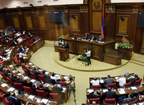 Ermənistan parlamentinin növbədənkənar iclası çağırılır
