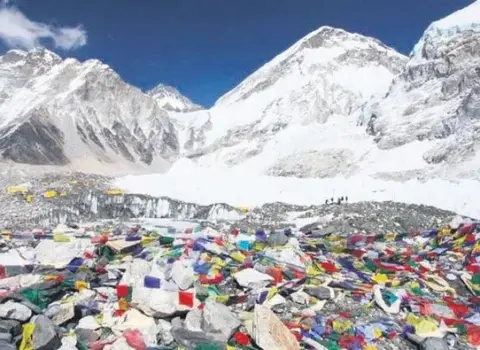 Çin Tibetdəki zəlzələdən sonra Everestə çıxışı bağlayıb