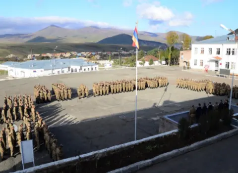 Ermənistanda hərbi hissəyə hücum: Saxlanılanlar var