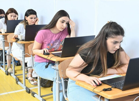 Müəllimlərin işə qəbulu üzrə müsabiqənin test imtahanı mərhələsi başladı