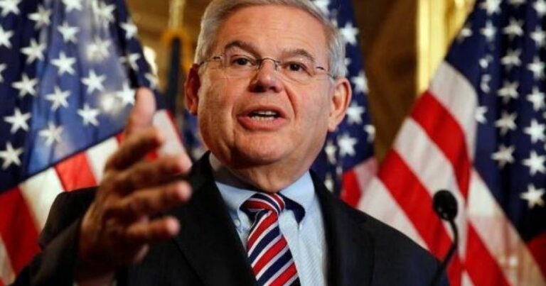 Ermənipərəst senator Menendez istefa verdi Ermənipərəst senator Menendez istefa verdi