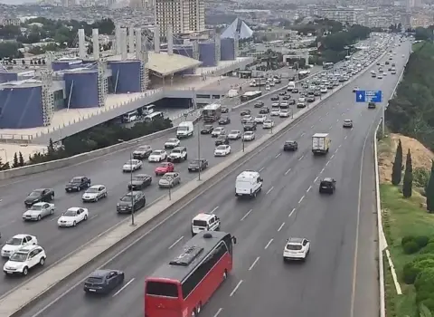 Bakıda yalnız bir istiqamətdə sıxlıq var