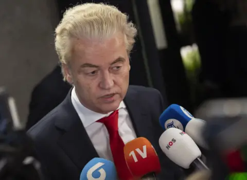 Niderlanddan BƏYANAT: “Türkiyə NATO-dan çıxarılmalıdır”