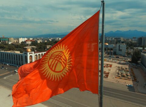 Qırğızıstanda mitinqlərə qadağa müddəti uzadıldı