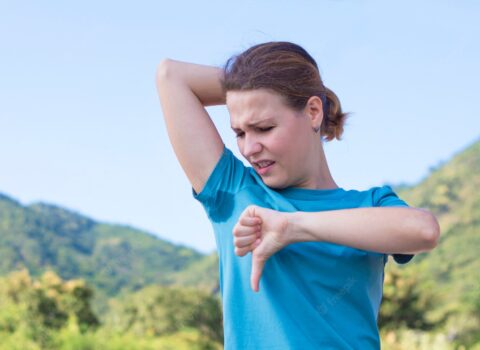 Bu metod kəskin tər qoxusunun qarşısını alır – UCUZ VƏ ASAN