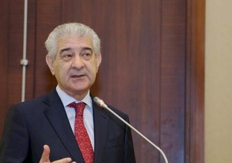 Əli Əhmədov seçkiyə görə məzuniyyətə çıxır