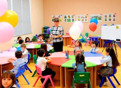 Azyaşlını döyən müəllimlə bağlı qərar verildi – RƏSMİ
