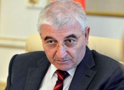 Azərbaycanda 16 nəfərin deputatlığa namizədliyi qeydə alınıb