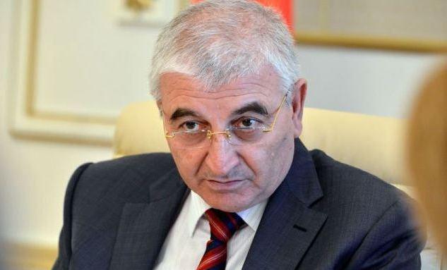 Azərbaycanda 16 nəfərin deputatlığa namizədliyi qeydə alınıb Azərbaycanda 16 nəfərin deputatlığa namizədliyi qeydə alınıb