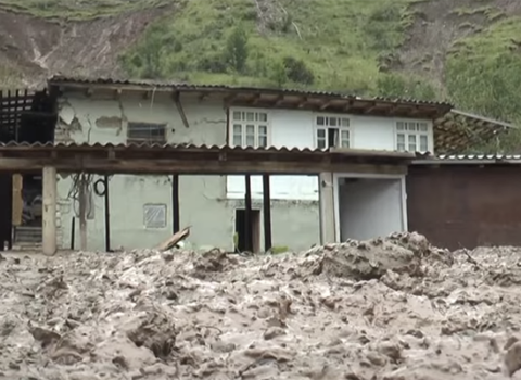 Azərbaycanda bu kənd palçıq altında qalıb – Sakinlər köçürülür + VİDEO