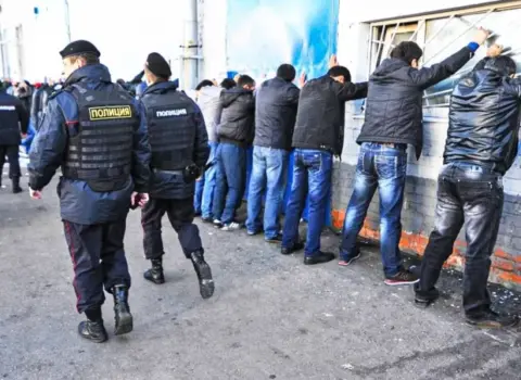 Rusiyada müsəlman miqrantlara qarşı rəsmi səviyyədə TƏQİB DALĞASI