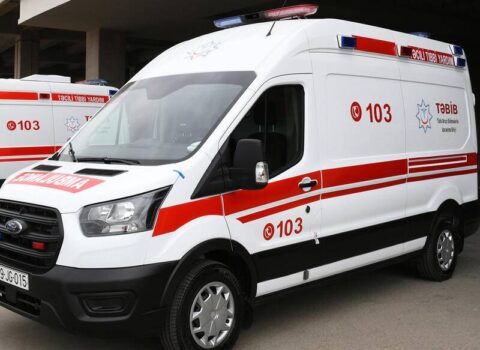 Sumqayıtda üzərinə şüşə düşən 12 yaşlı qız öldü