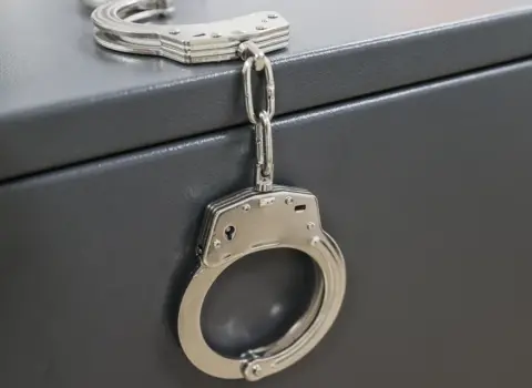 “Fotoları anonim çata göndərib, pul alıblar” – Odessada casusluq edən qadınlar saxlanıldı