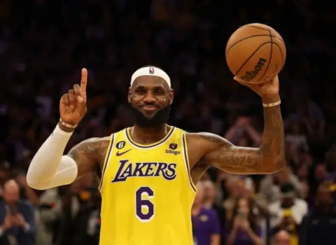 Basketbolun canlı əfsanəsi hansı klubda çıxış edəcək?