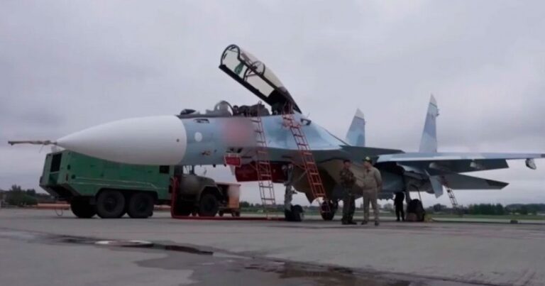 Rusiya ordusunun arsenalına yeni çoxfunksiyalı Su-30SM2 qırıcıları daxil edildi Rusiya ordusunun arsenalına yeni çoxfunksiyalı Su-30SM2 qırıcıları daxil edildi