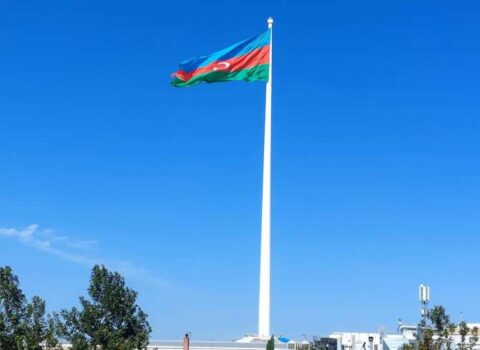 Azərbaycan bayrağı Dövlət bayrağı meydanına qaytarıldı