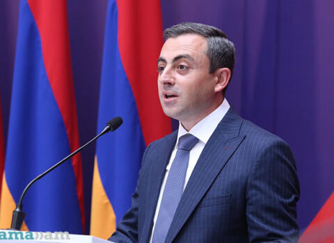 İşxan Saqatelyan: “Bu gün Ermənistanda mübarizə aparan insanlar Paşinyanın hədəfindədir”