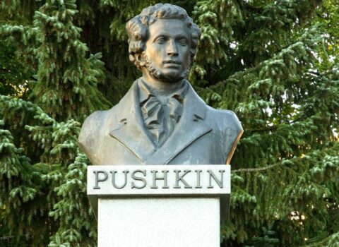 Finlandiyada Puşkinin abidəsi vandallardan gizlədiləcək